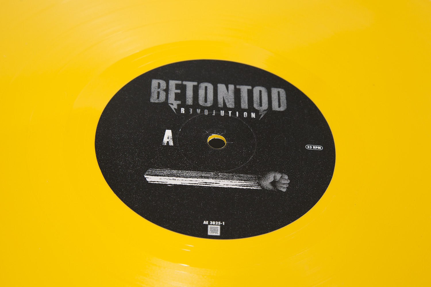 Betontod. Revolution. 19